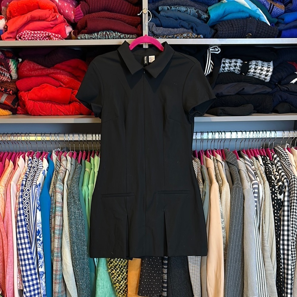 Divided by H&M black short sleeve front zipper closure dress size S NWT
